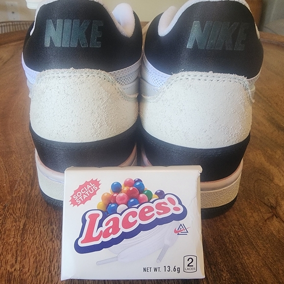 Nike Attack x Social Status Summit White Sneakers DZ4636-100 Mens Size 9 - Picture 10 of 14